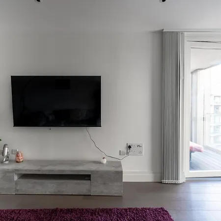Modern & Cosy Flat In Kingston Apartment Kingston upon Thames  Exterior photo