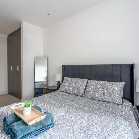 Modern & Cosy Flat In Kingston Apartment Kingston upon Thames  Exterior photo